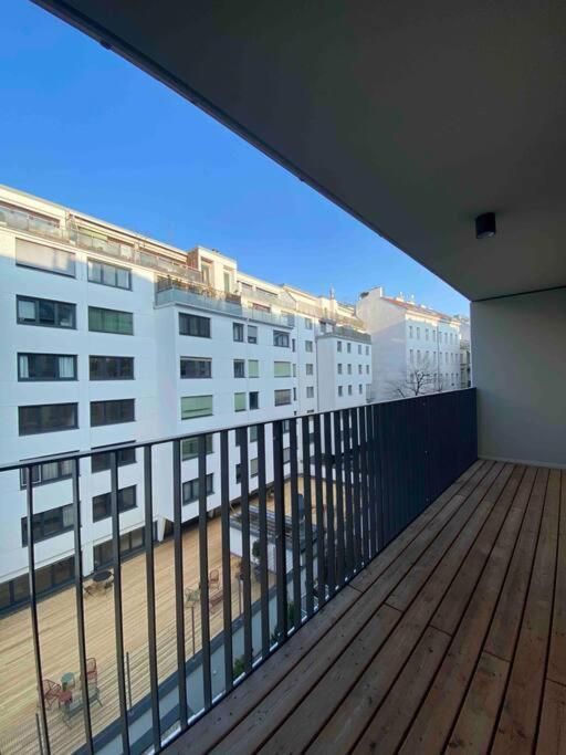 Modern Apartment Near Stadtpark Wien Exterior foto
