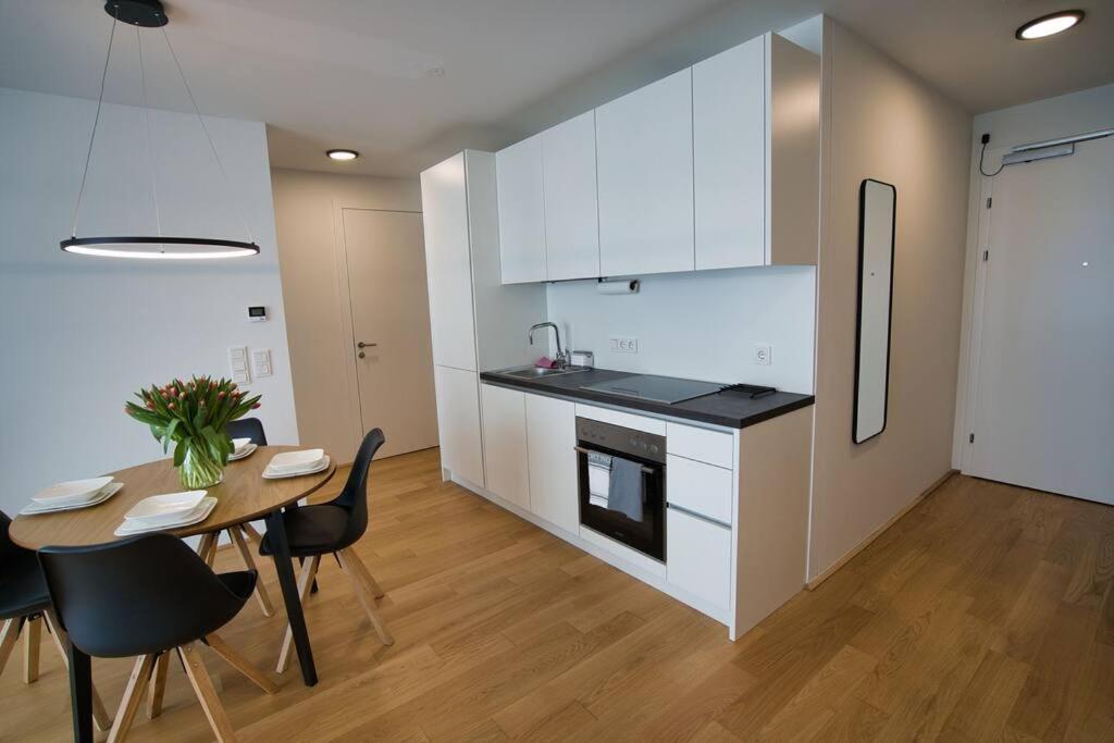 Modern Apartment Near Stadtpark Wien Exterior foto